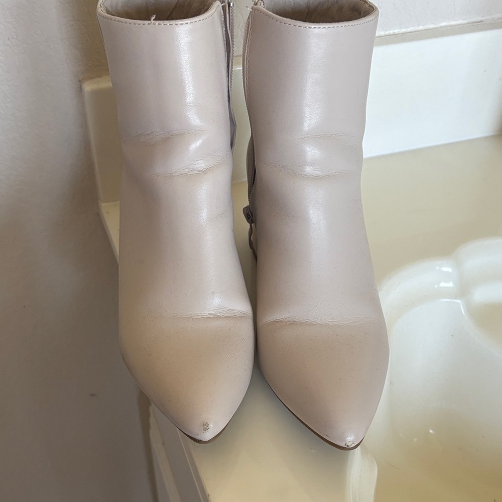 TOP Moda Cream Ankle Booties